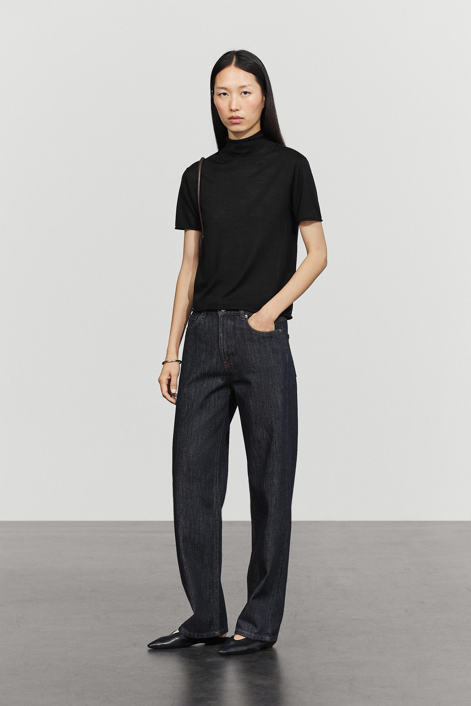 Short sleeve turtleneck knit sweater
