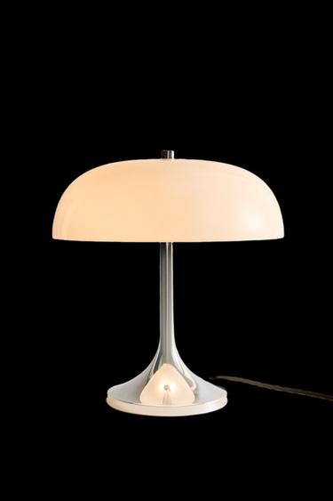 LÁMPARA MESA METAL Y VIDRIO -  de Zara