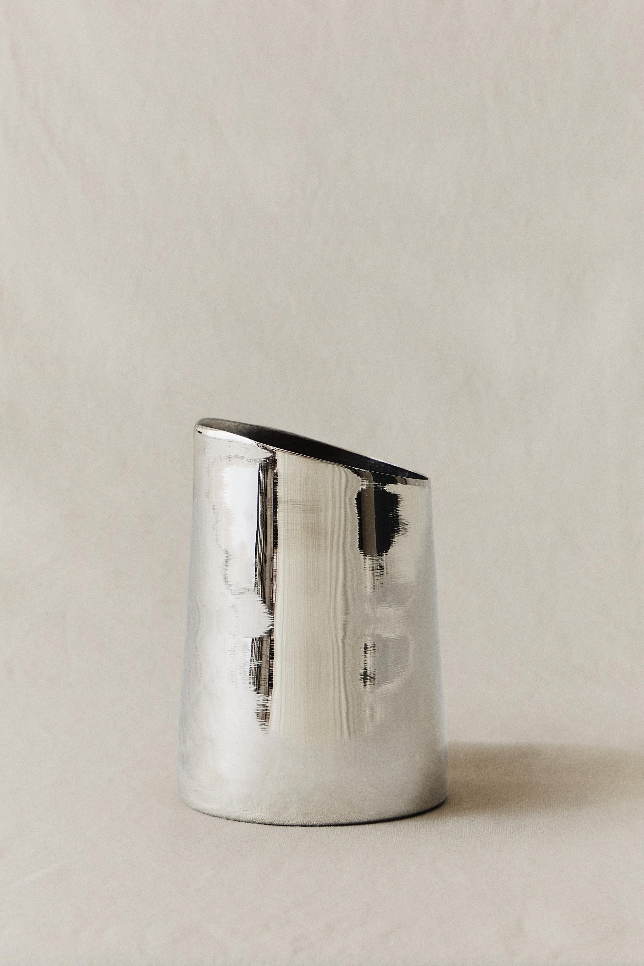 スチール製花瓶 - シルバー | ZARA Japan / 日本
