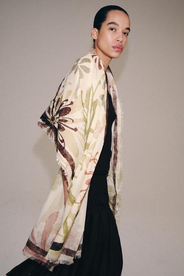 ŠÁTEK ZE 100% BAVLNY S KVĚTINOVÝM POTISKEM - Písková od Zara