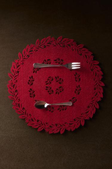 CHRISTMAS FELT PLACEMAT — Red 1