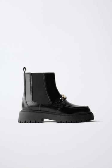 BOTIN ACHAROLADO CORAZÓN - Negro de Zara - Imagen 0