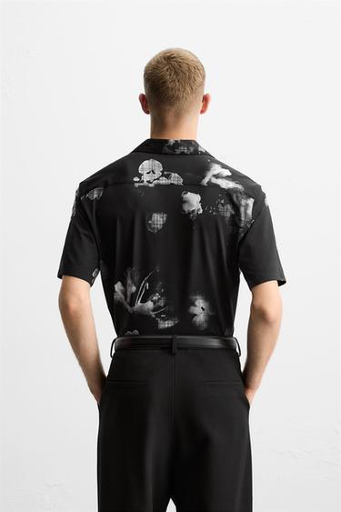 CHEMISE ÉLASTIQUE À IMPRIMÉ FLEURS - Noir de Zara - Image 2