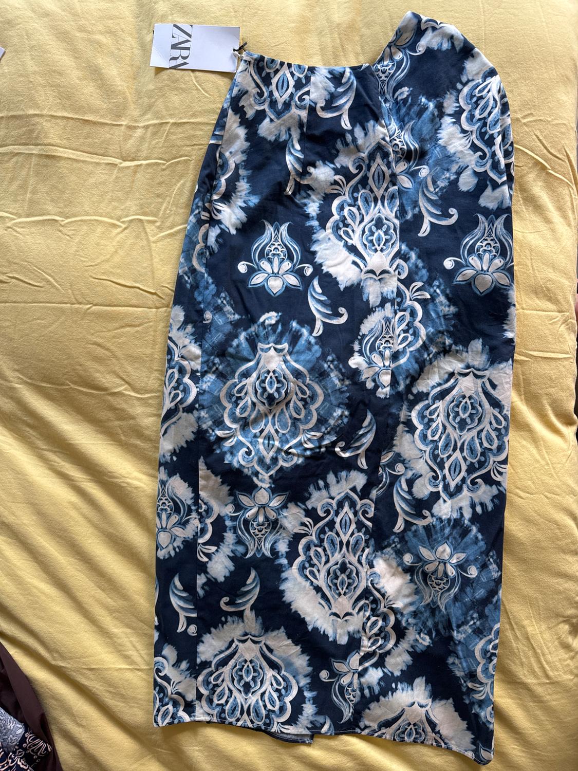 RUCHED PRINTED MIDI SKIRT - Image 2
