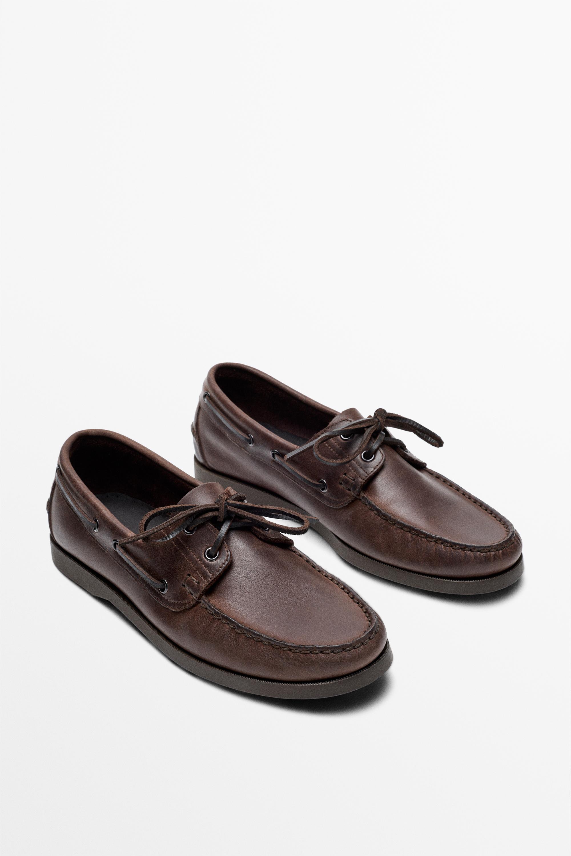 Oiled leather boat shoe — Dark brown