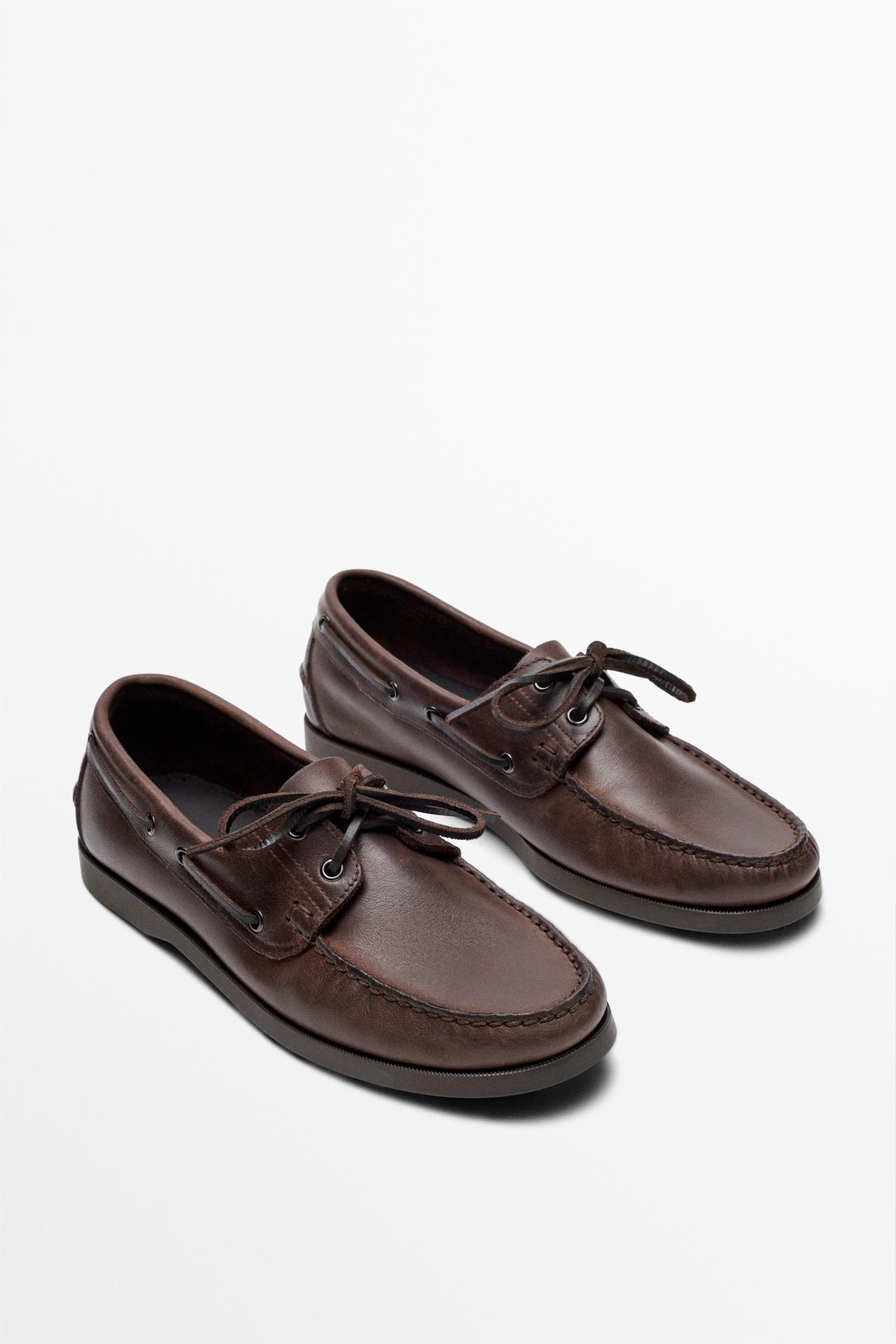 Oiled leather boat shoe — Dark brown