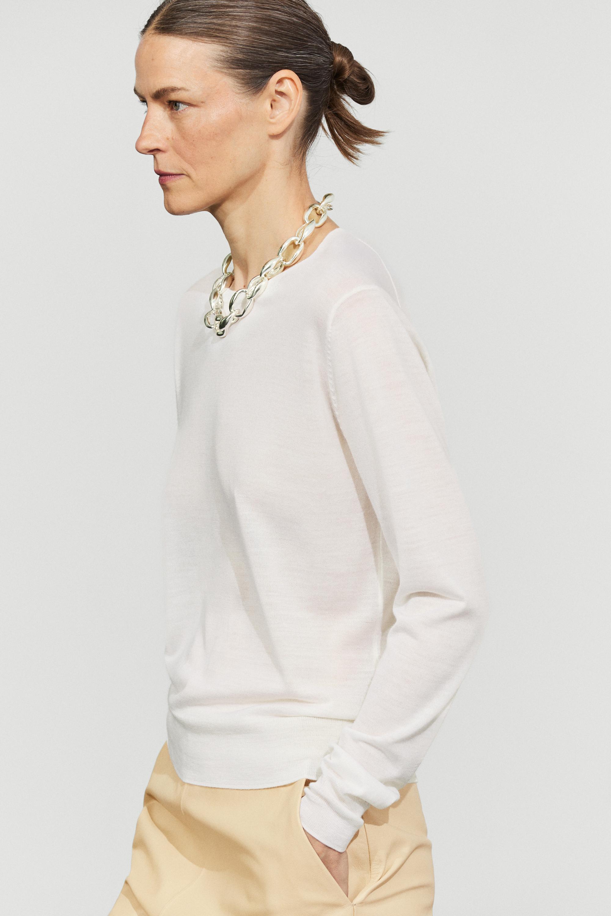100% wool knit round neck sweater — Ecru