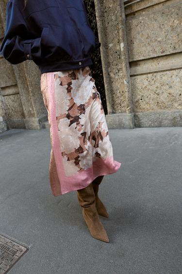 FLORAL PRINT SATIN MIDI SKIRT - Pinks by Zara