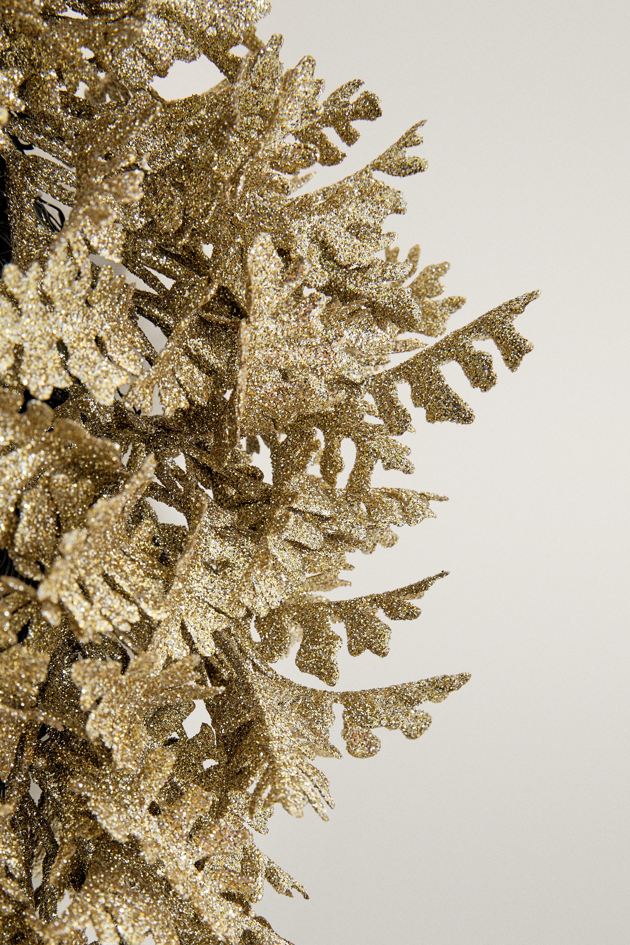 GLITTER LEAF CHRISTMAS WREATH