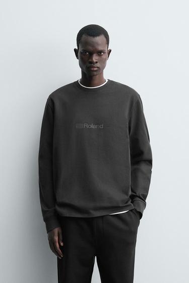 ヘビーウェイトROLAND CORPORATION © TシャツブラックZaraのヘビーウェイトROLAND CORPORATION © Tシャツ - ブラック