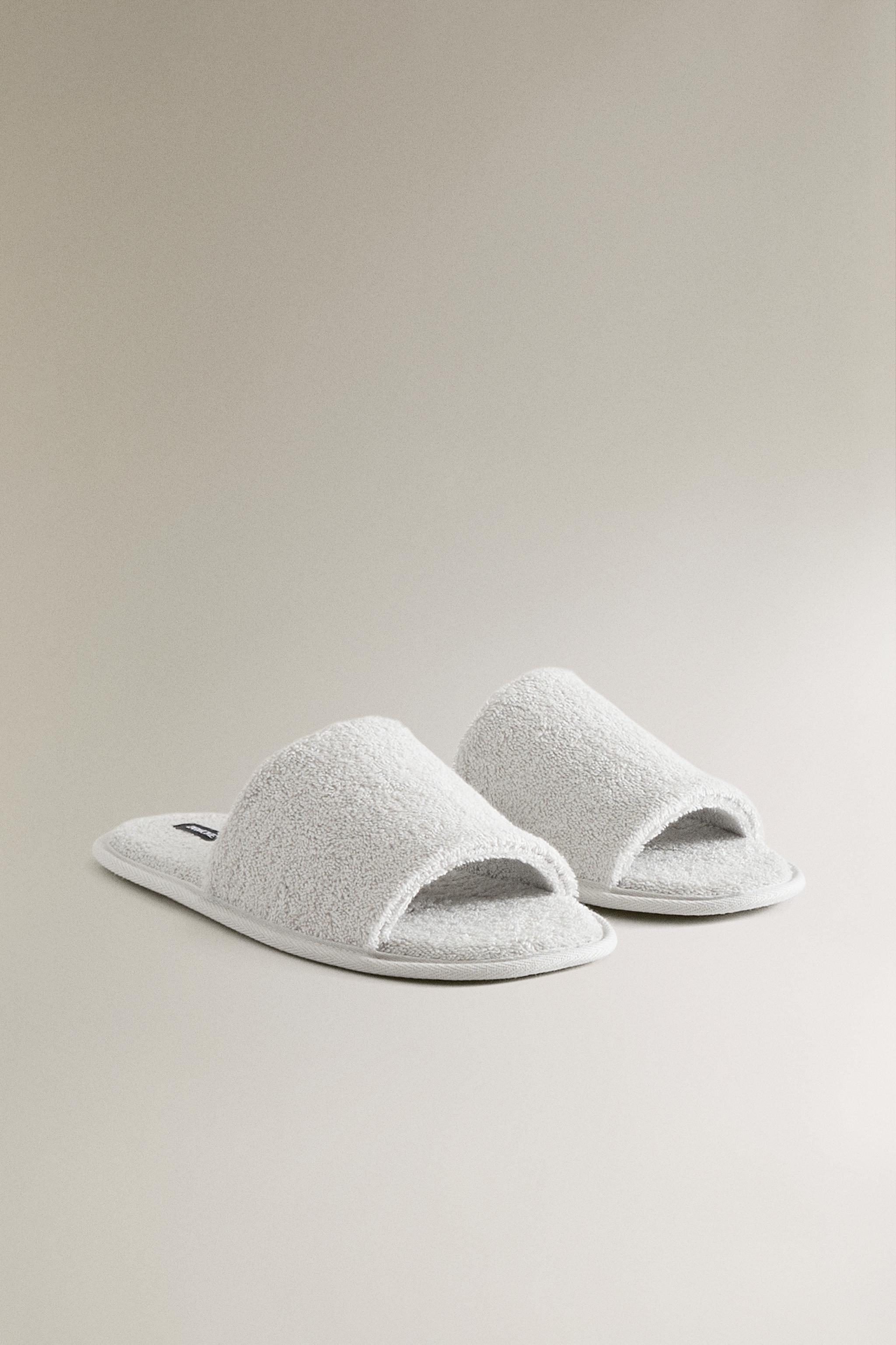 OPEN TERRY BATHROOM SLIPPERS — Gray