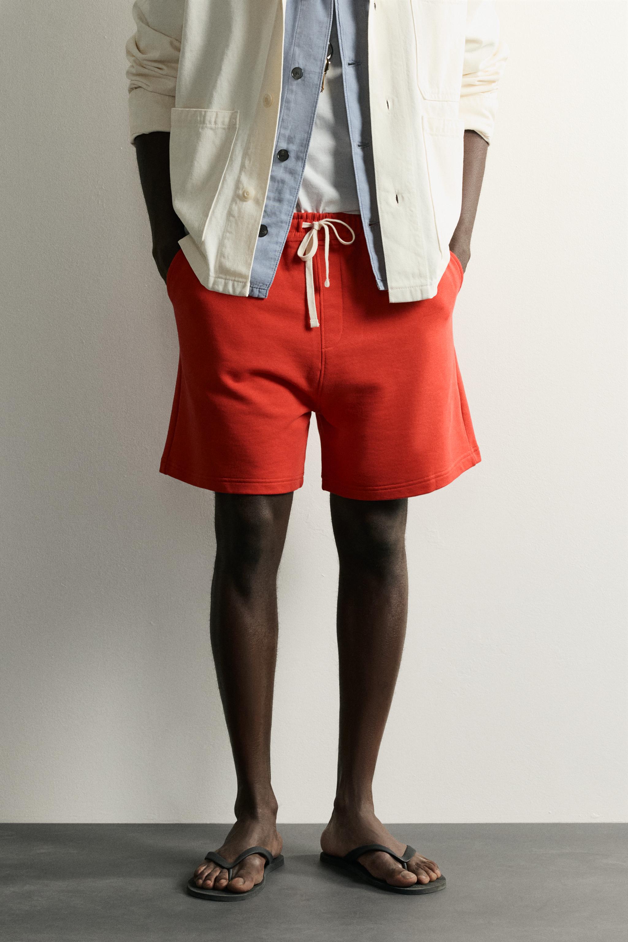 RELAXED FIT SWEATSHORTS — Red