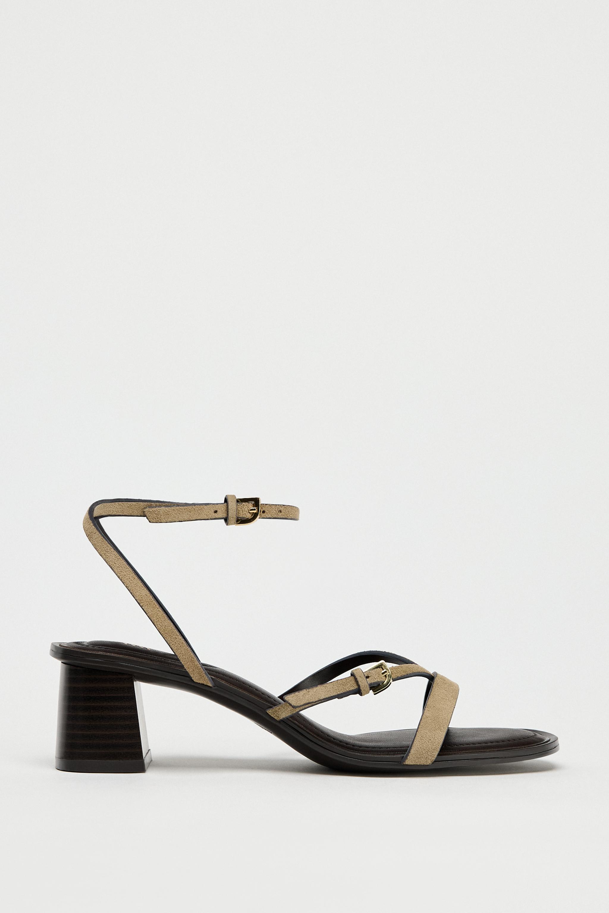 SANDALES À TALONS ET BRIDES EN CROÛTE DE CUIR
