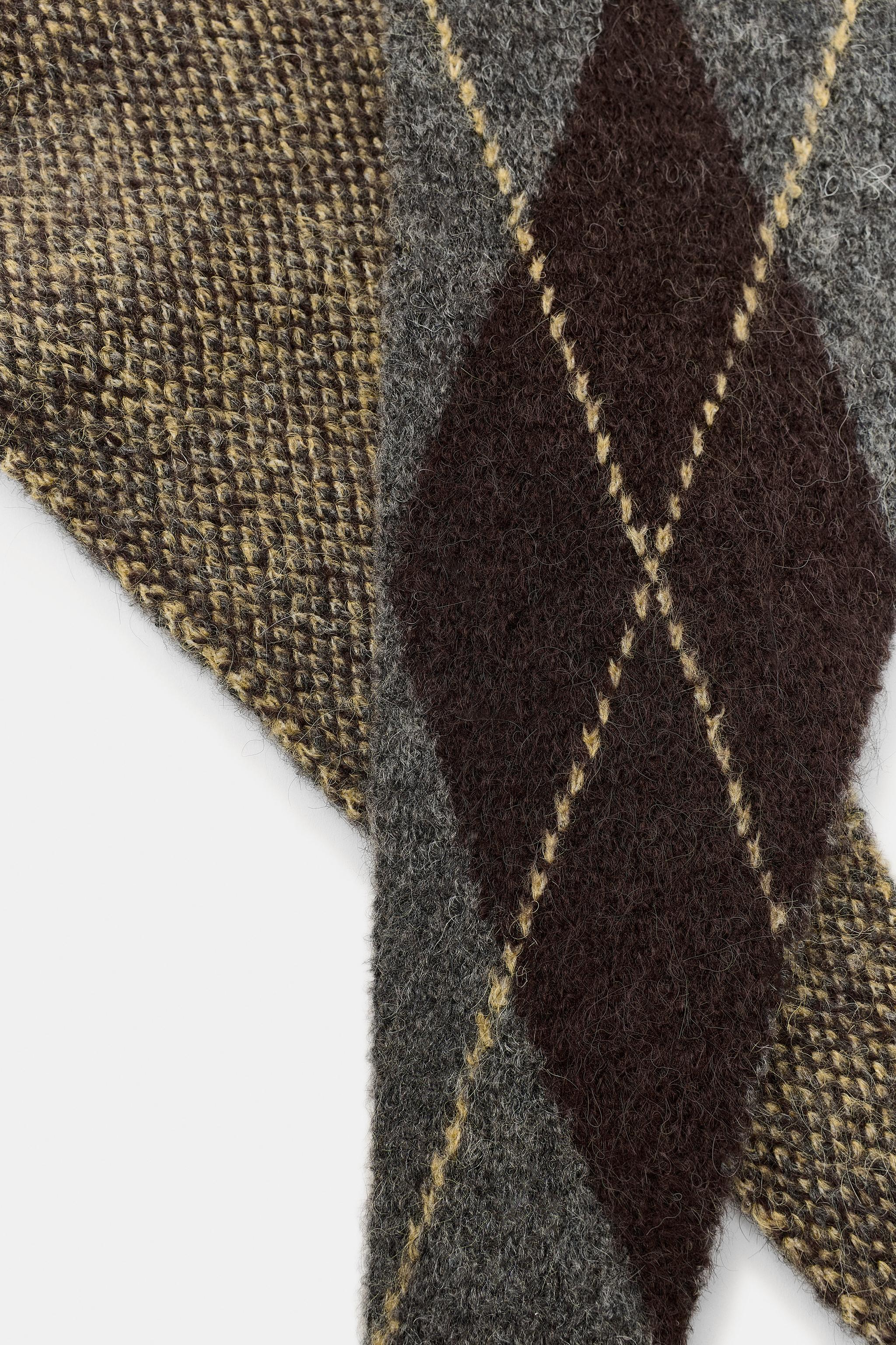 ARGYLE KNIT BANDANA SCARF