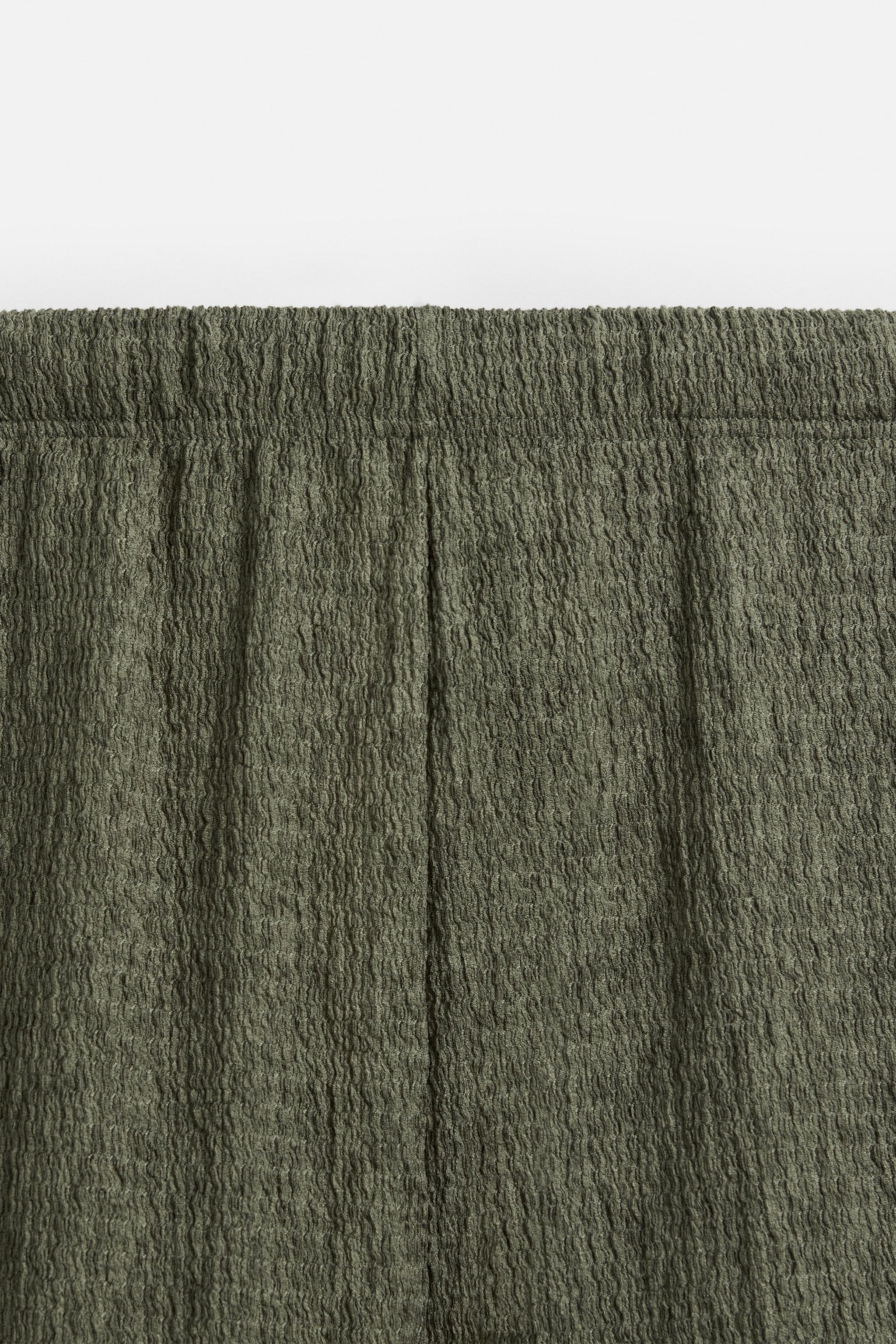 TEXTURED STRUCTURE PANTS