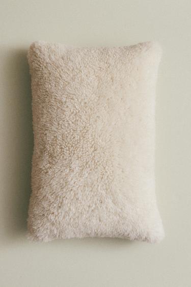 FUNDA COJÍN BORREGUITO - Crudo de Zara