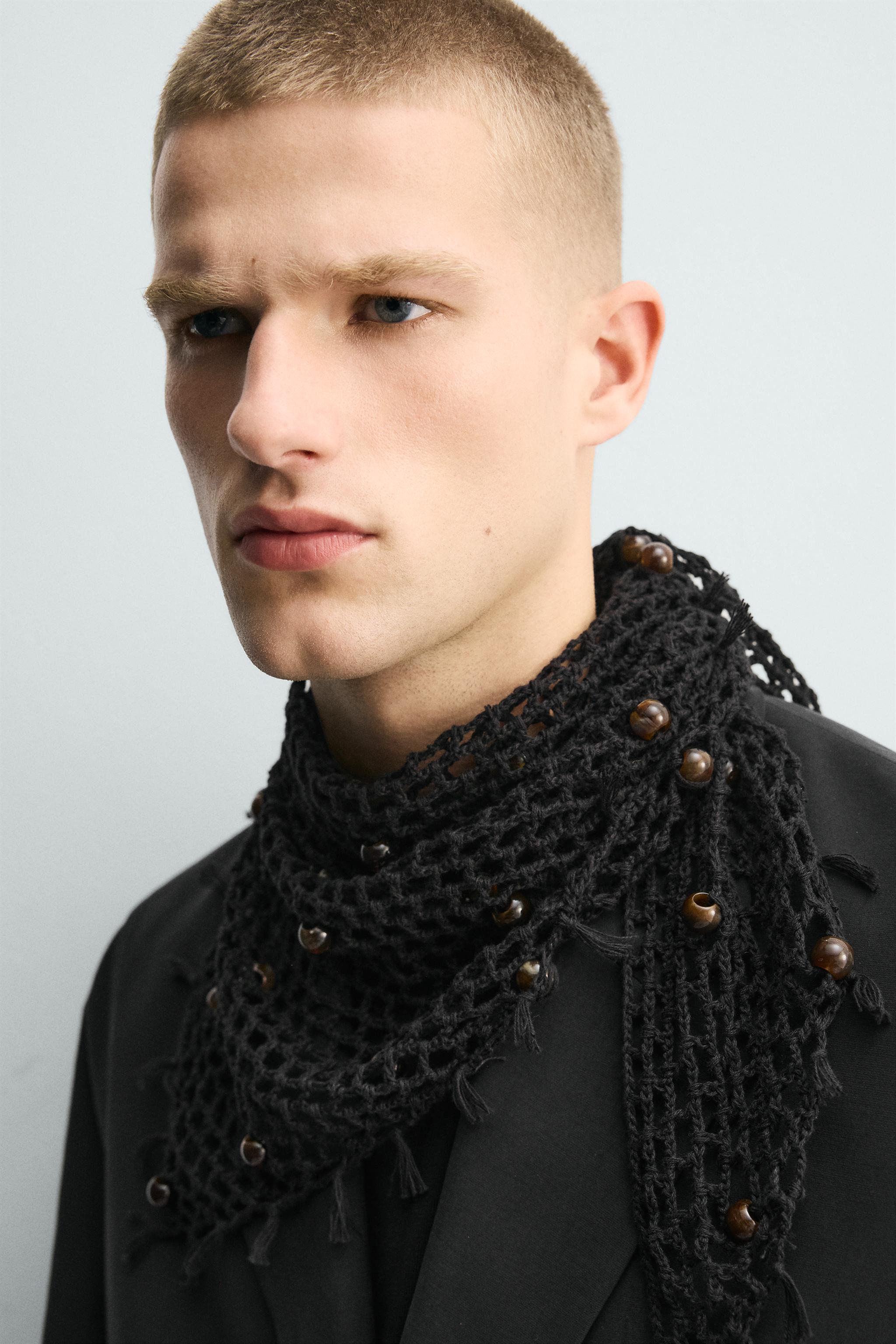 CABC　510mmｘ510mmのバンダナをお飾りいただく額　黒 ビーズ付きクロシェバンダナ - ブラック | ZARA Japan / 日本