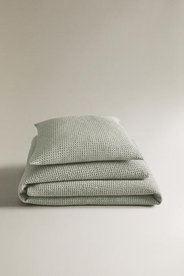MINI WAFFLE KNIT BEDSPREAD - Sea green by Zara
