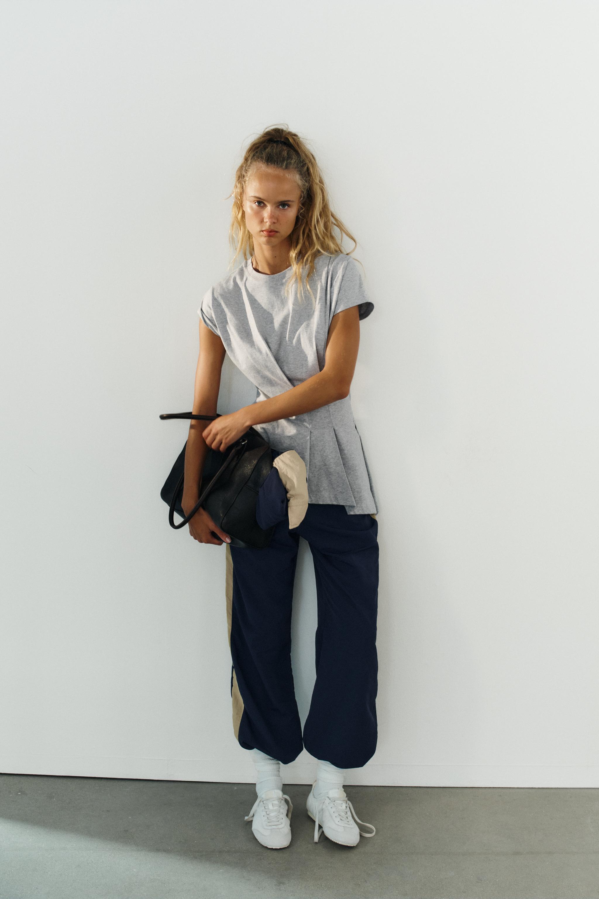 ASYMMETRIC PLEATED T-SHIRT — Gray marl