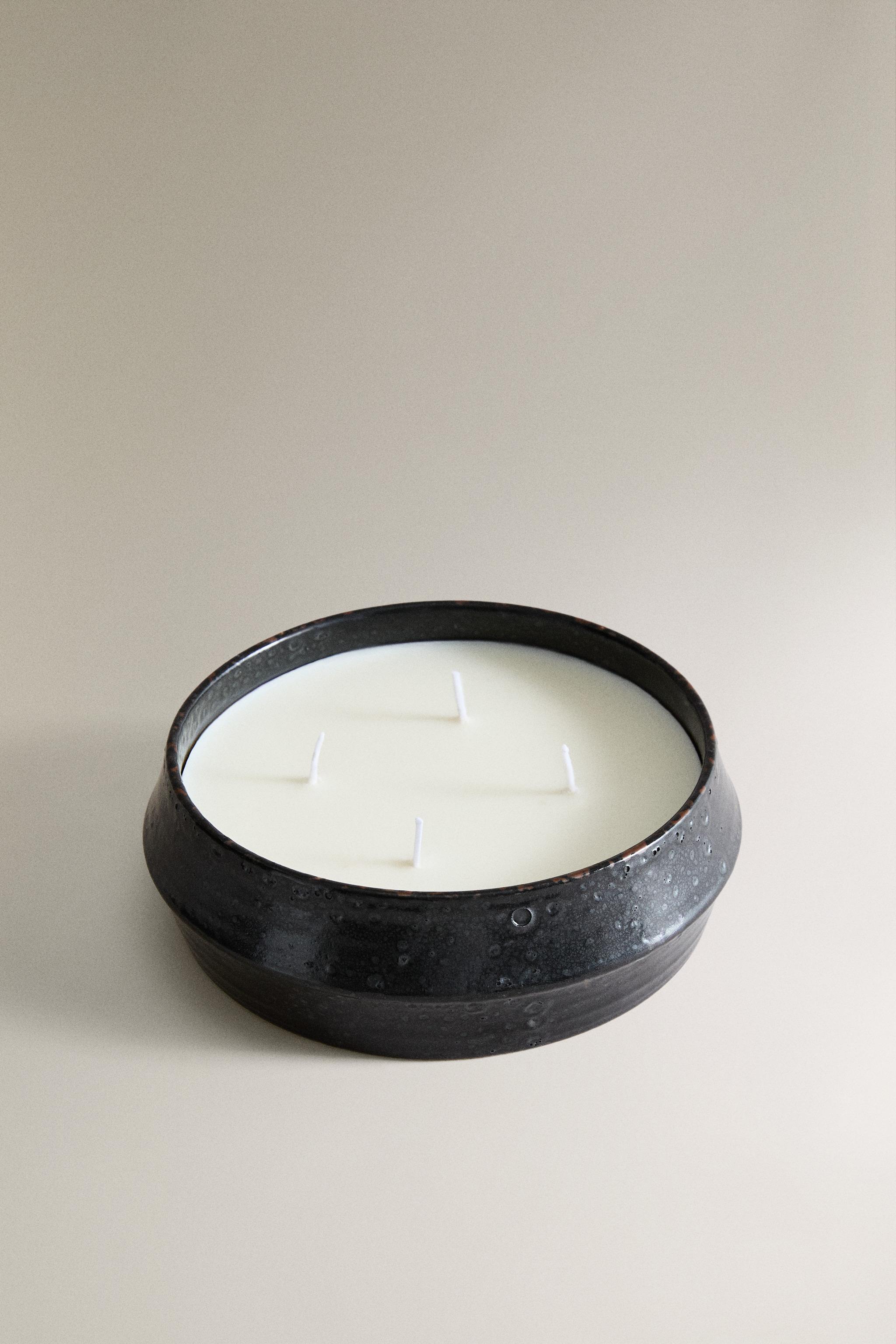 (780 G) AMBER VANILLA SCENTED CANDLE