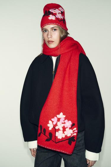 KNITTED SCARF WITH CONTRAST FLOWERS - Red by Zara - Image 0