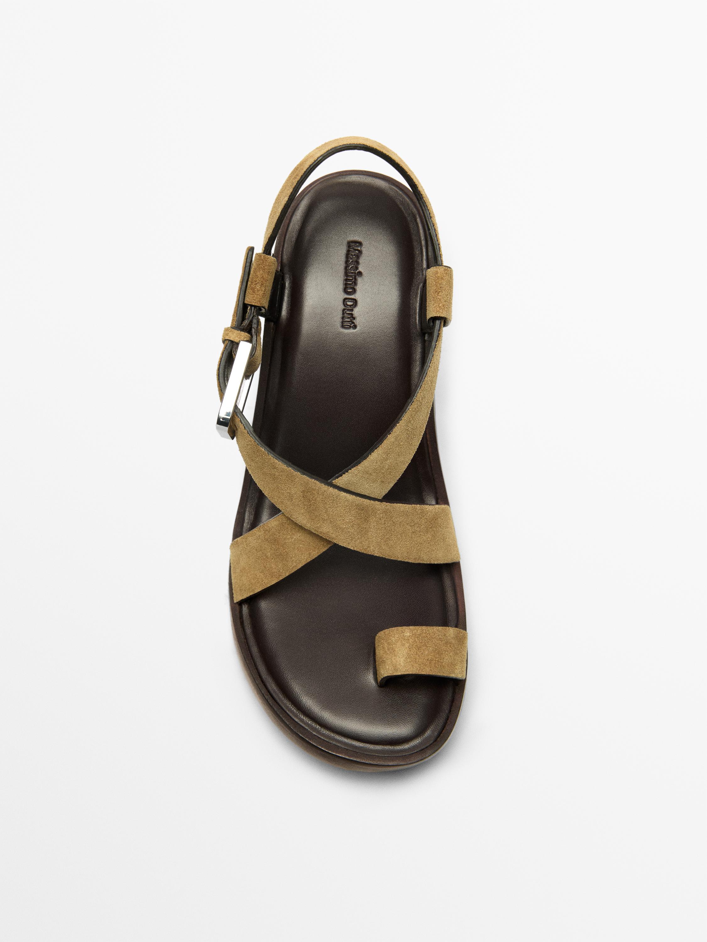 Sandale à talon en bois