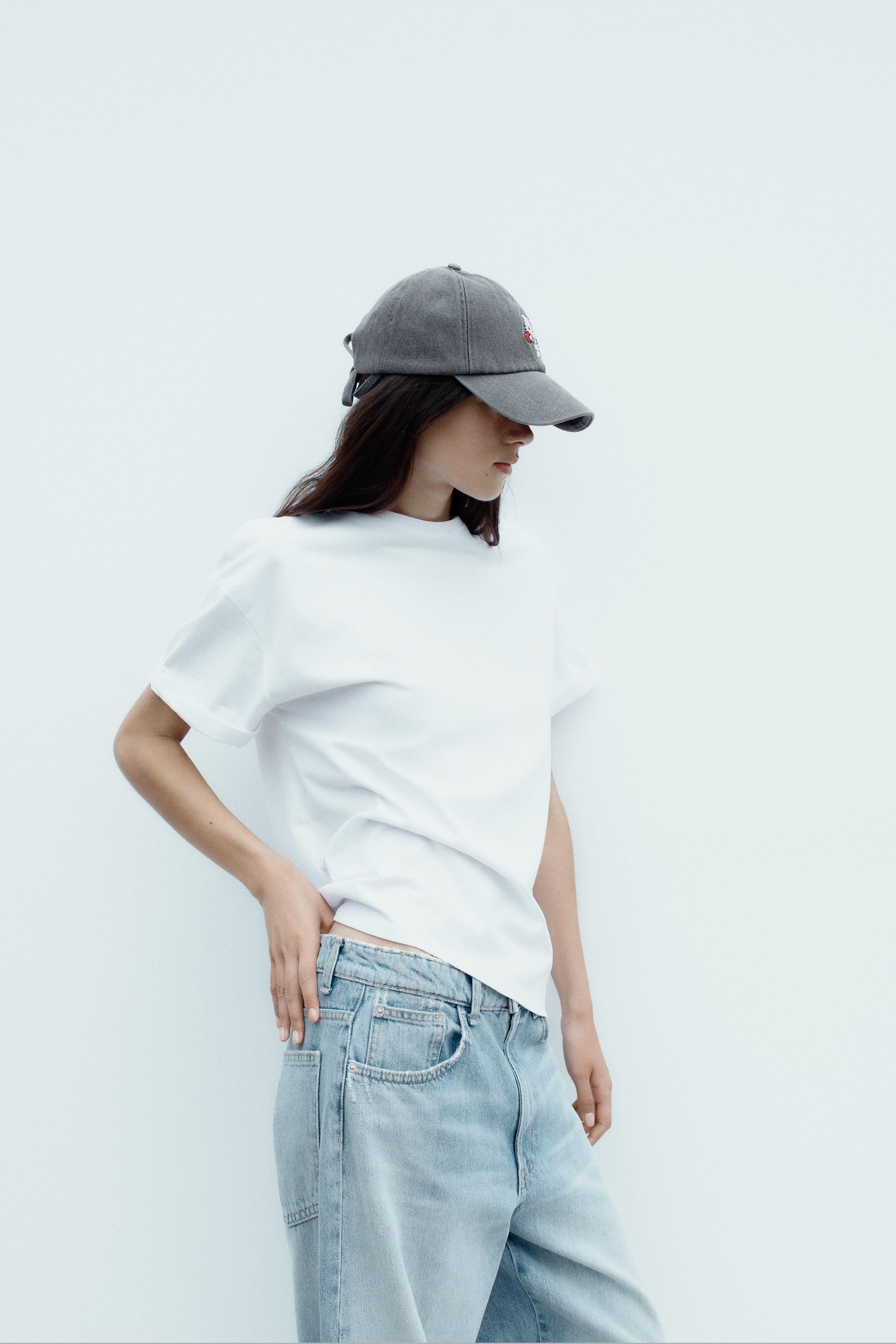 HELLO KITTY © 2025 SANRIO DENIM CAP