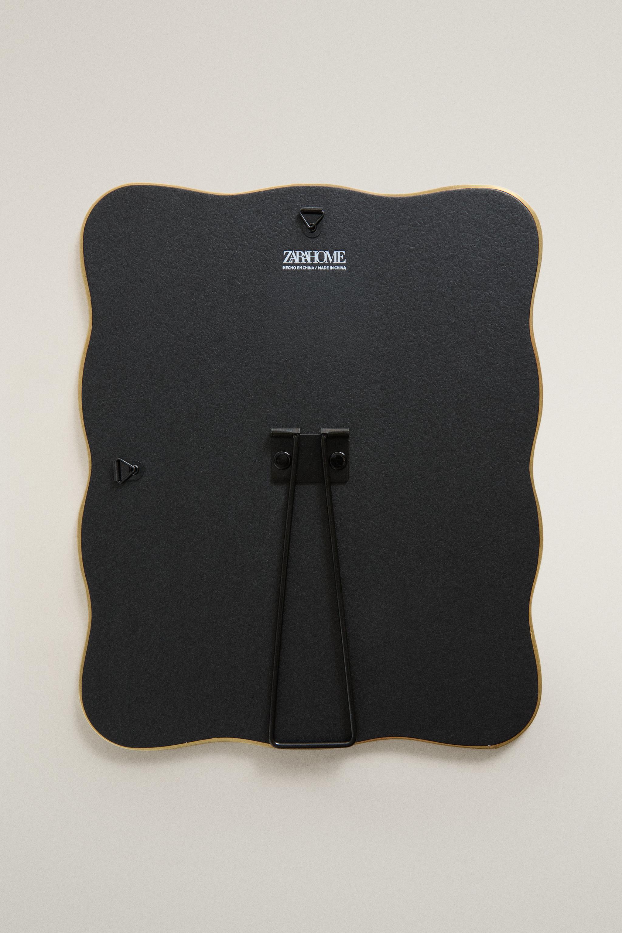 SMALL WAVY MIRROR