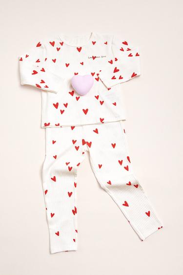 2-6 AÑOS/ PIJAMA CORAZONES - Crudo de Zara