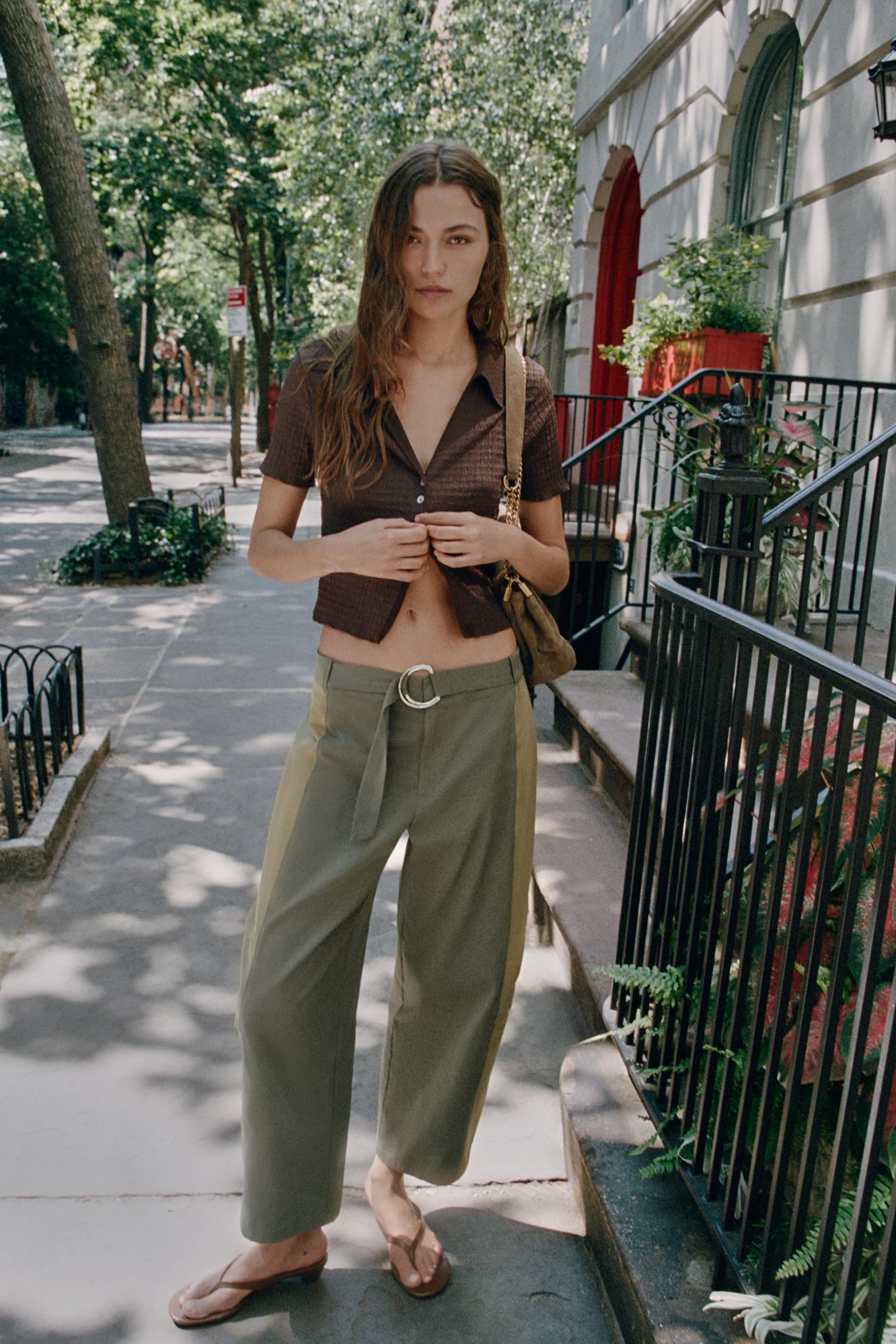 TEXTURED CROP TOP — Dark brown