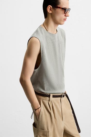 T-SHIRT TANK RELIEF - Vert gris de Zara - Image 6