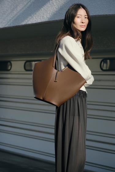 マキシショッパーかごバッグブラウンZaraのマキシショッパーかごバッグ - ブラウン 