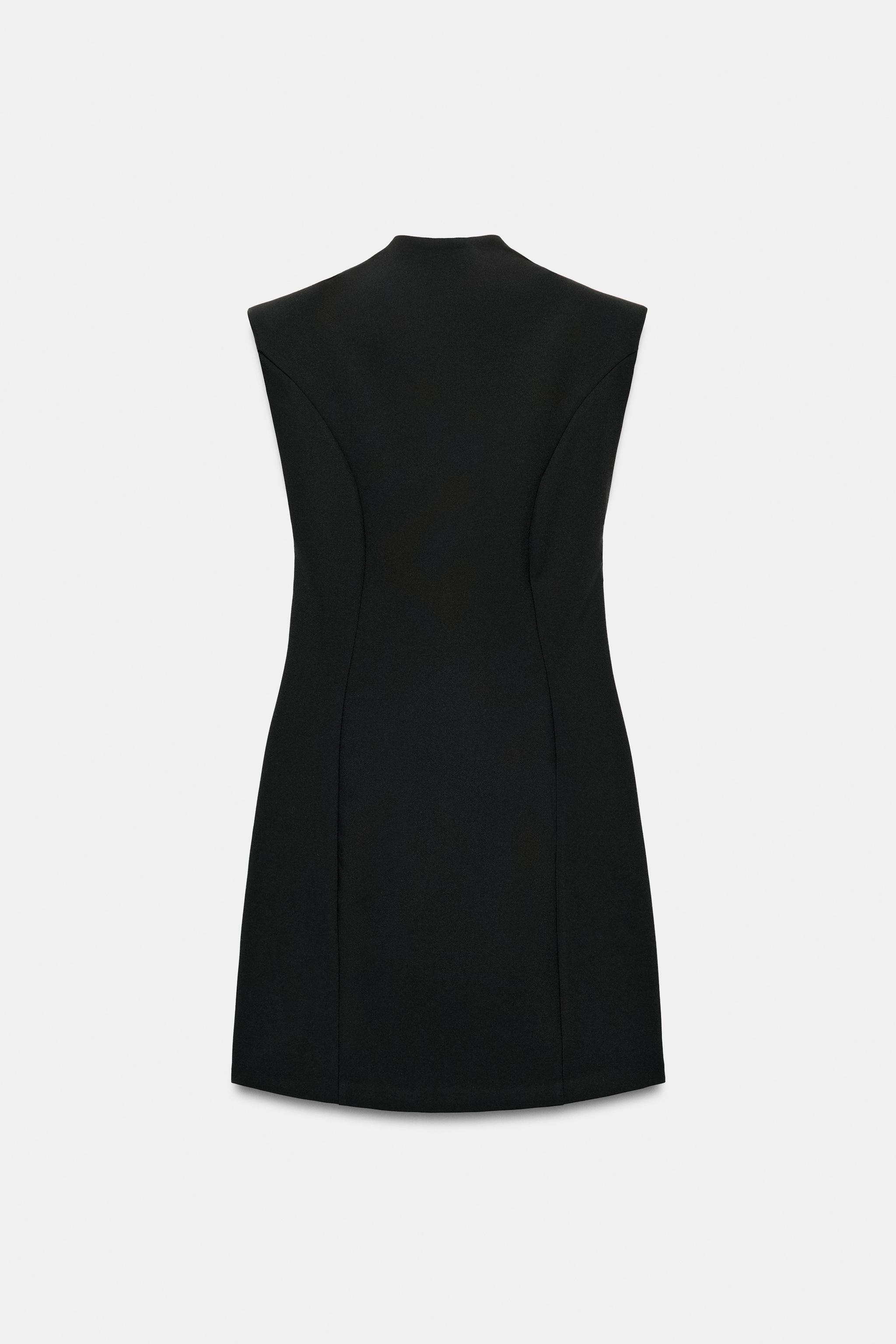 ROBE COURTE À ÉPAULETTES