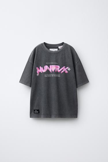T-SHIRT EFFET DÉLAVÉ IMPRIMÉ KPOP DEMON HUNTERS™ NETFLIX © - Anthracite foncé de Zara - Image 0