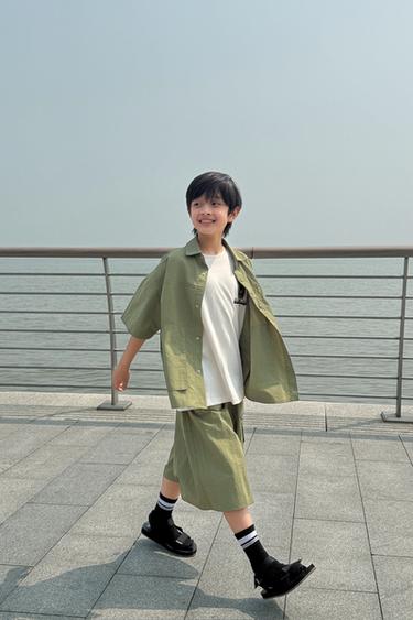 QUẦN SHORT BERMUDA VẢI NYLON DÁNG CARGO - Xanh lục từ Zara