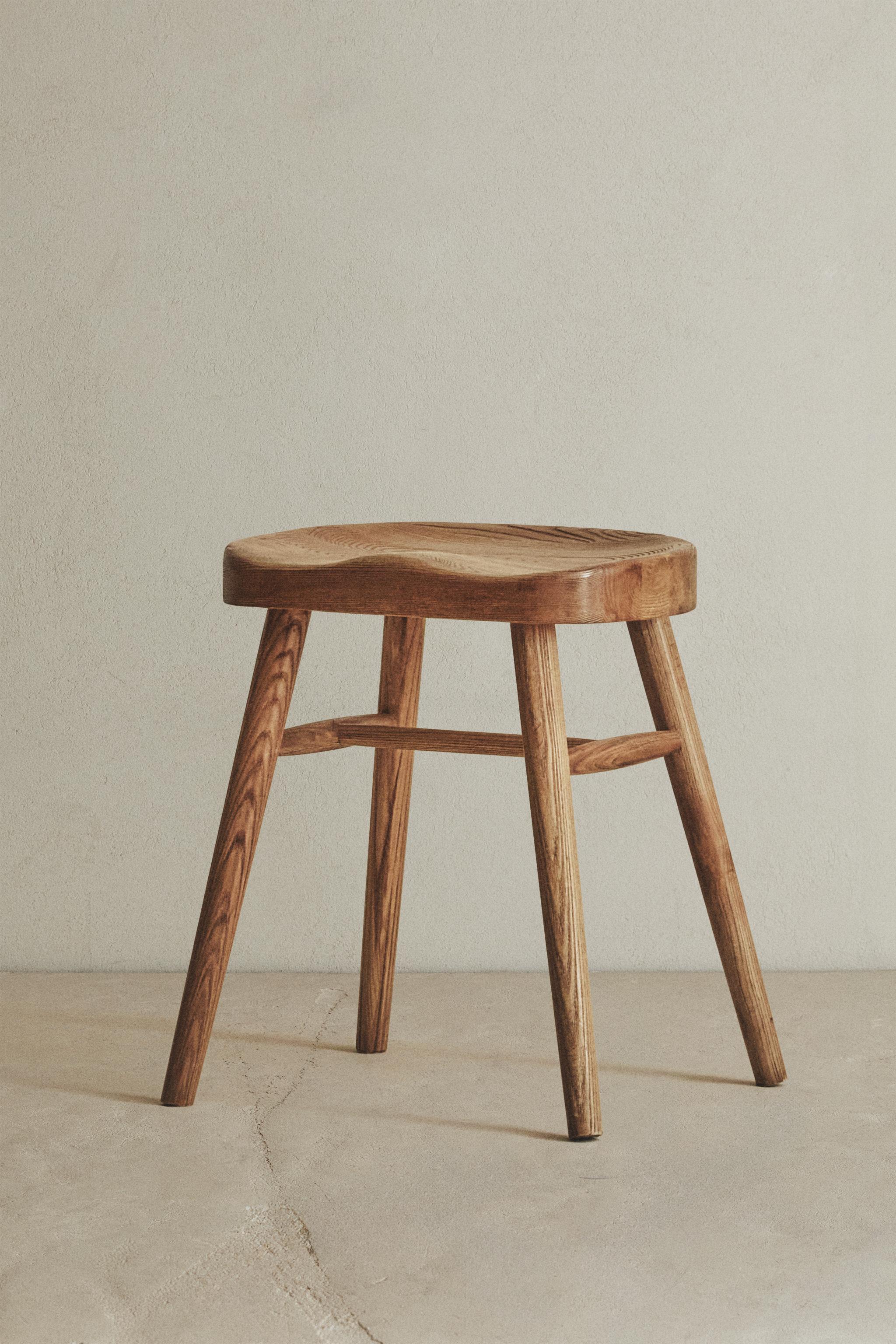 ASH WOOD STOOL