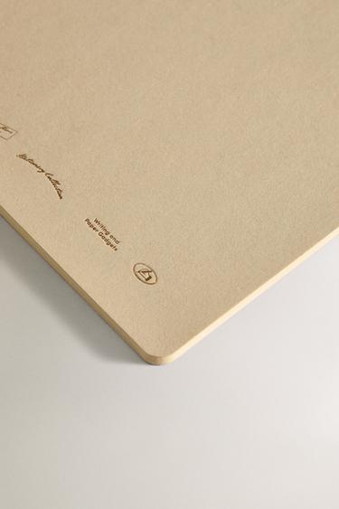 CAHIER UNI A4 - Écru de Zara - Image 1