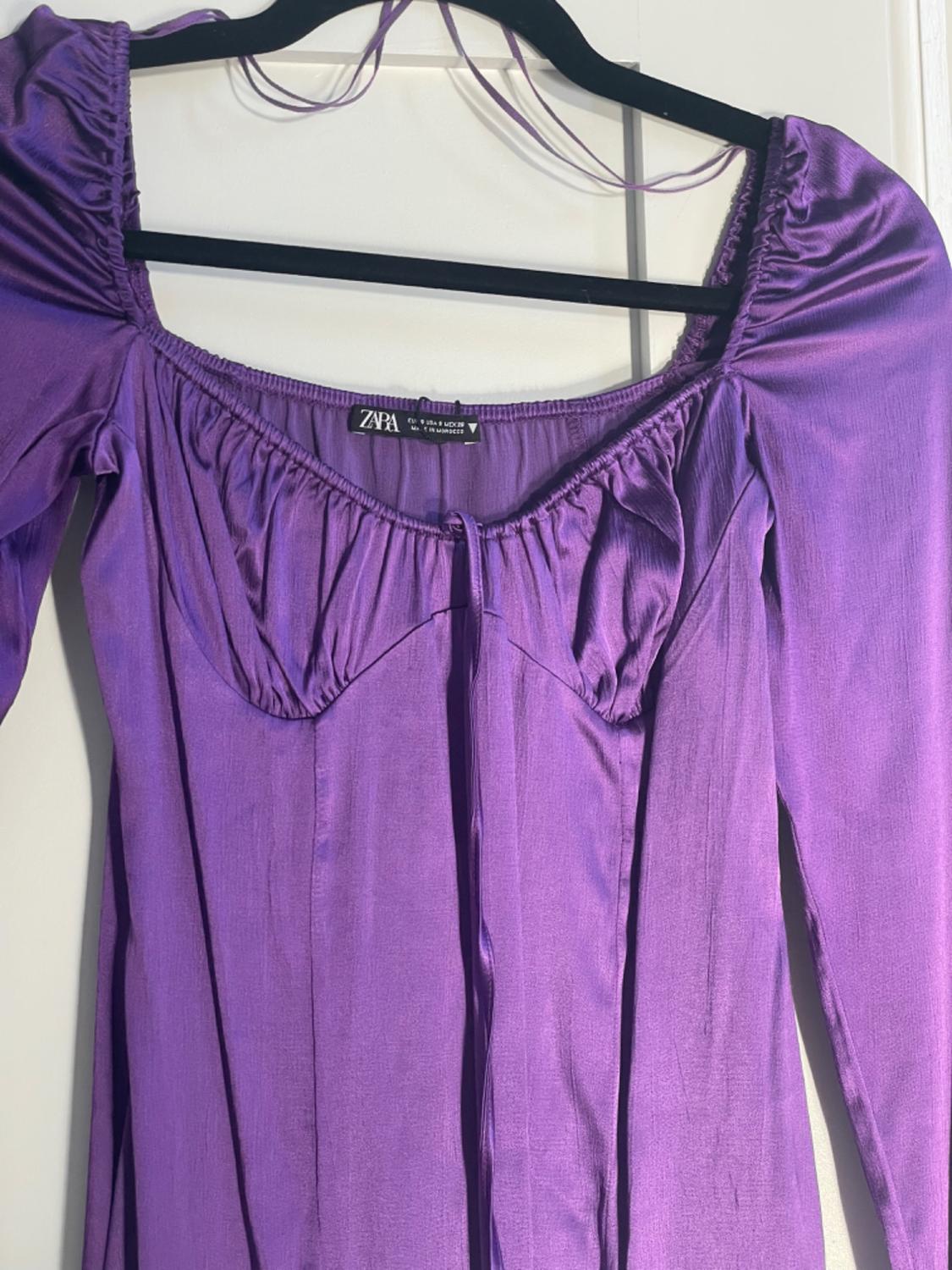 VESTIDO SATINADO FRUNCES - Image 2