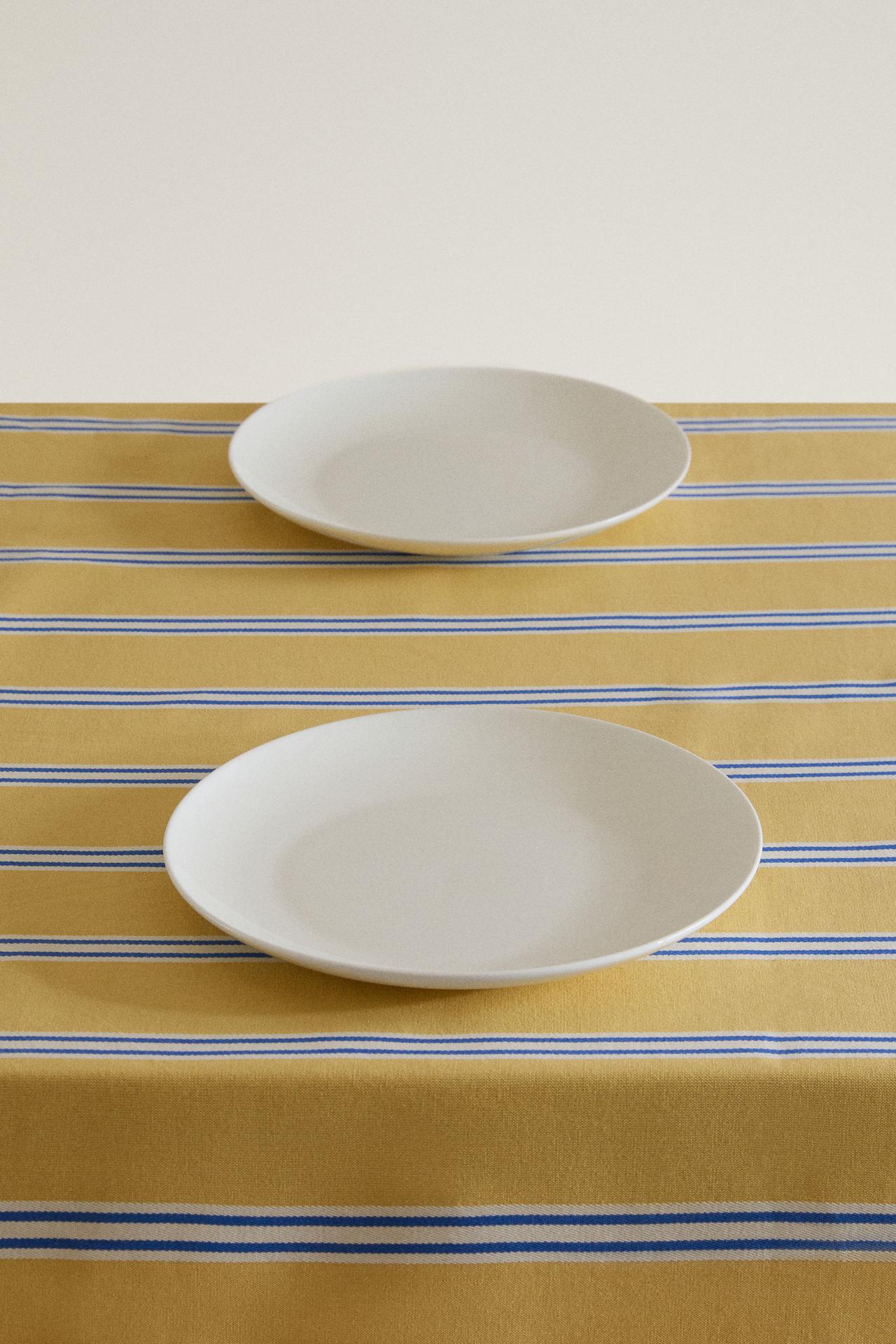 STRIPED PRINT TABLECLOTH — Yellow