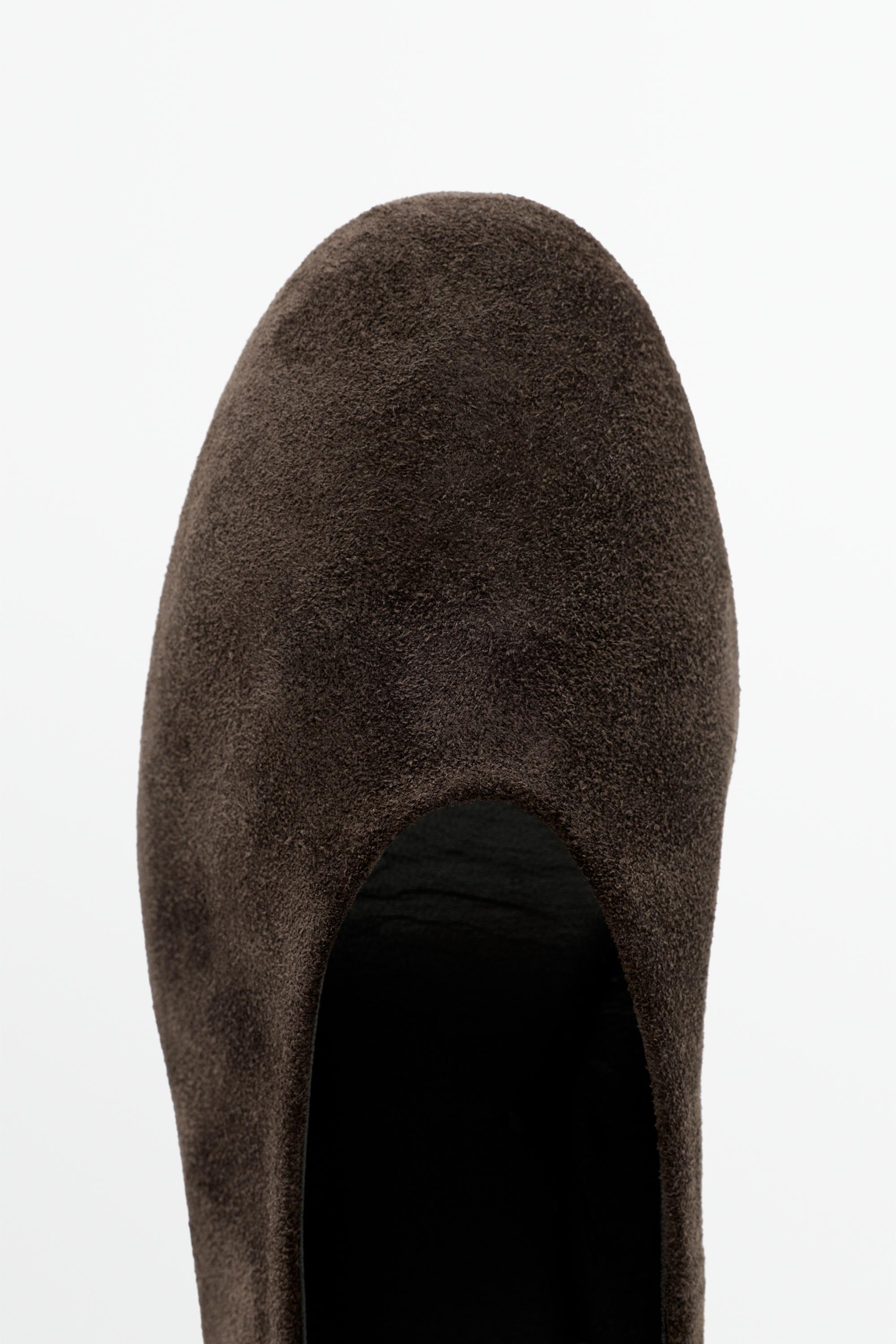 Split suede leather heel shoe