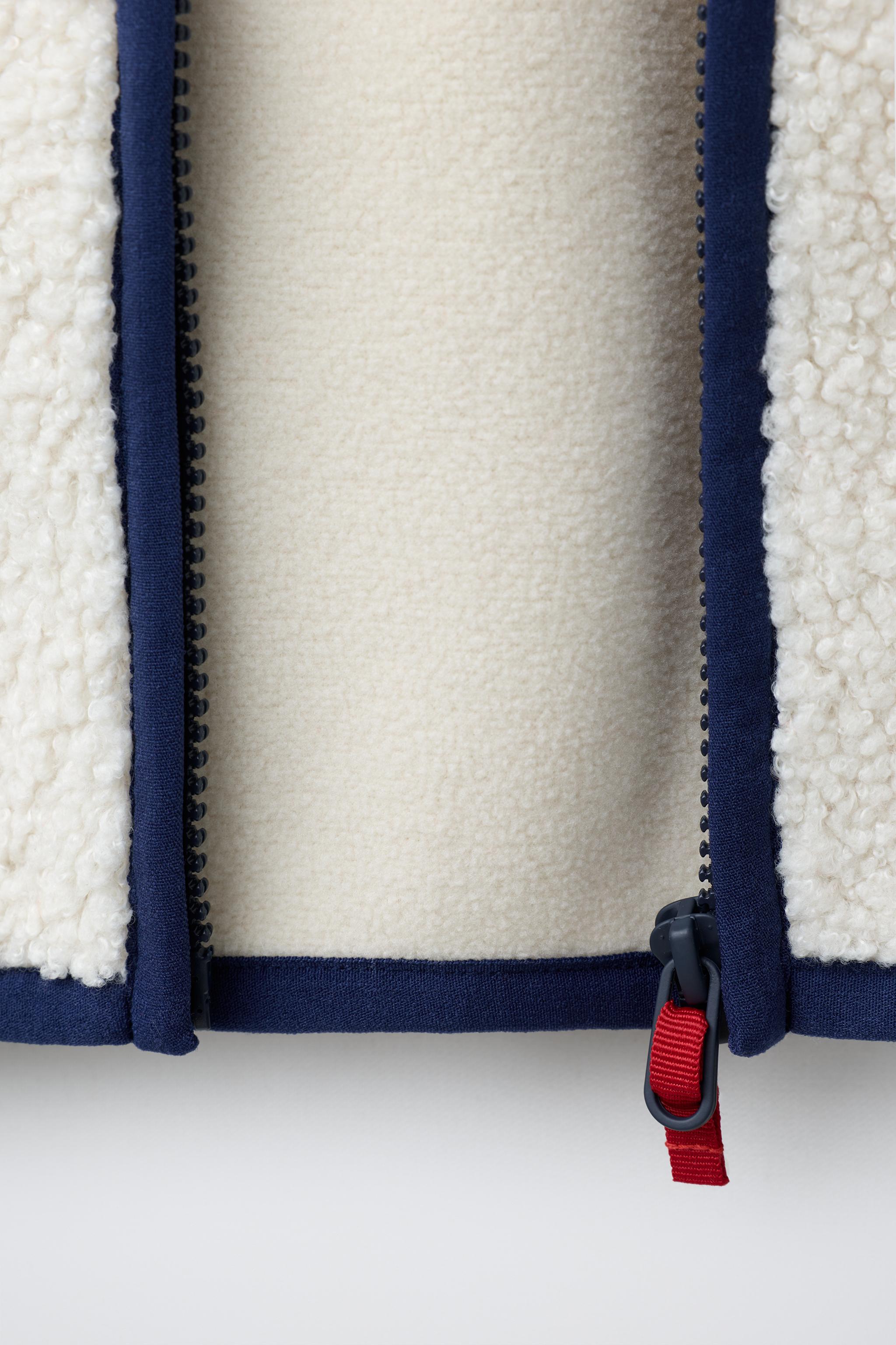FLEECE JACKET