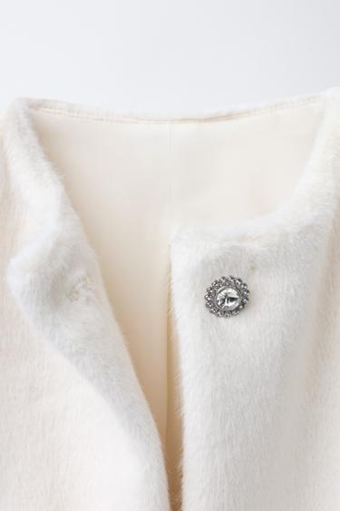 VESTE BOLÉRO EN FAUSSE FOURRURE - Écru de Zara - Image 2