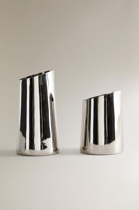 METAL VASE