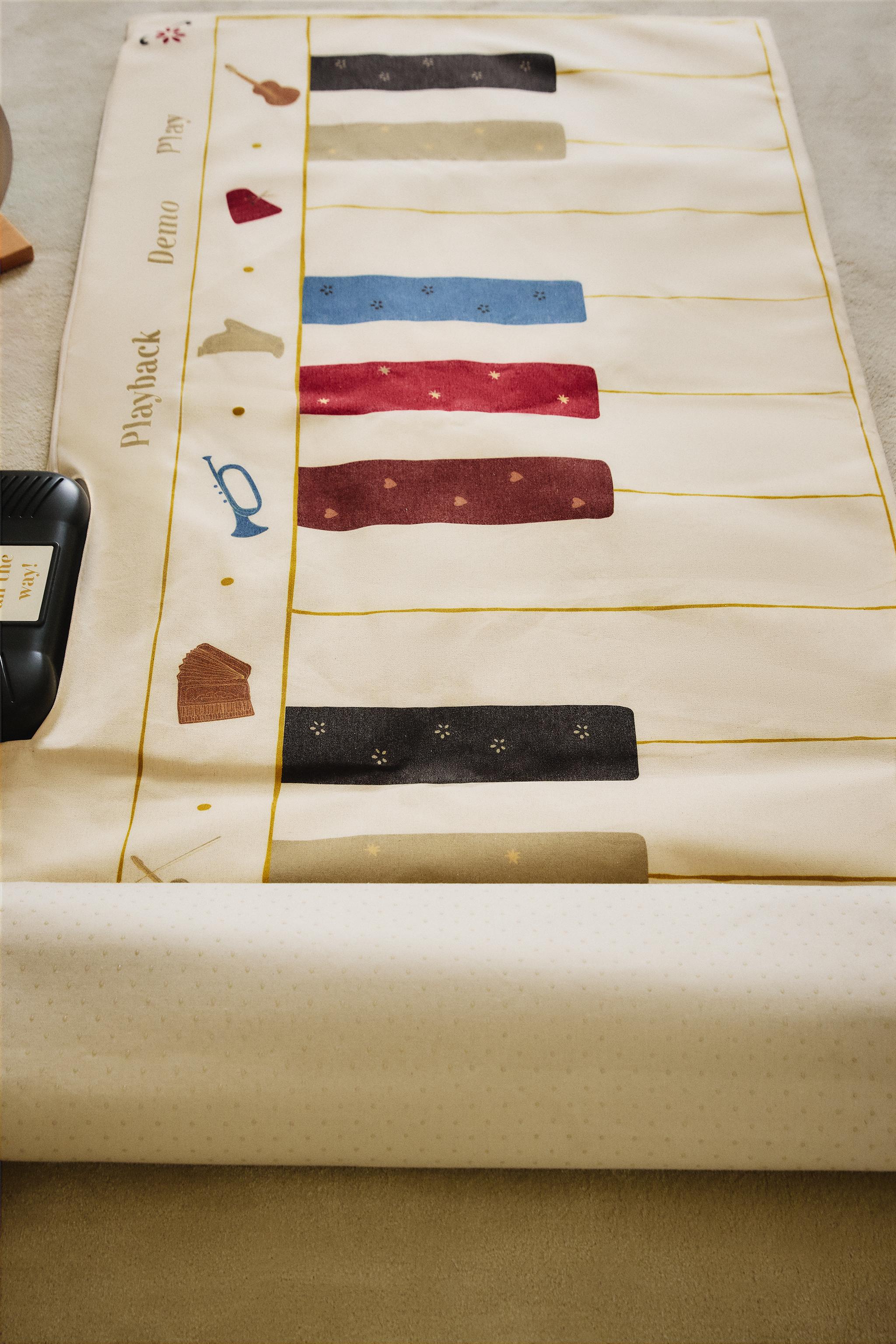 CHILDREN'S TOY MUSICAL PIANO RUG