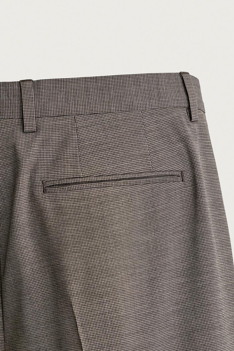 Pantalones de traje de corte regular con estampado de pata de gallo 8