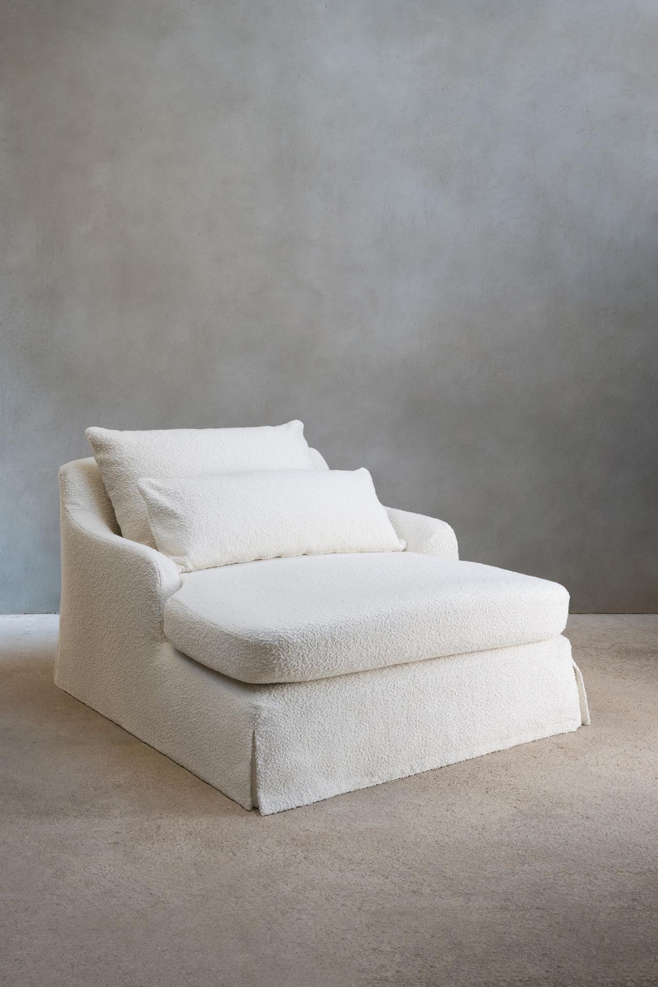 LOVESEAT 01 — Ecru