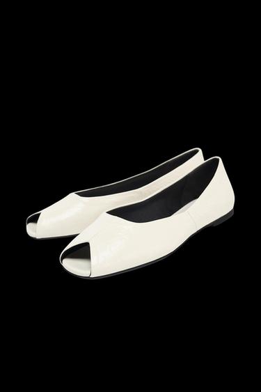 BALLERINA AUS LEDER MIT OFFENER SPITZE - Weiß von Zara