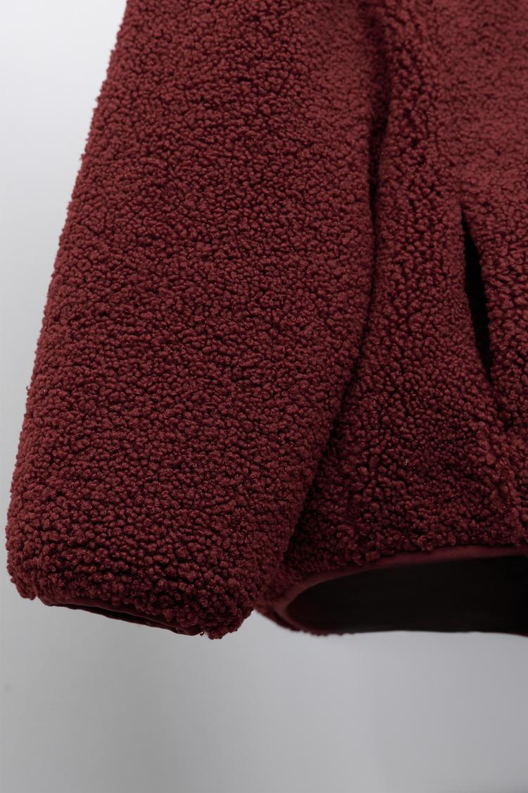 Chaqueta con capucha de pelo sintético 6