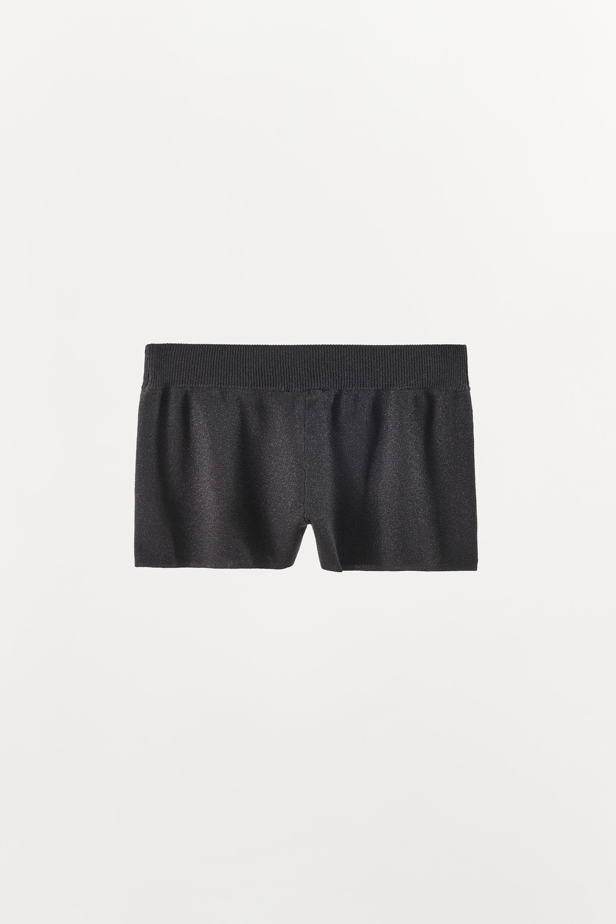 METALLIC YARN KNIT SHORTS WITH BUTTONS