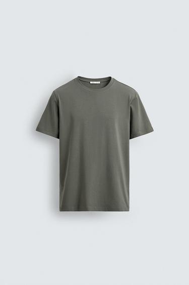 CAMISETA SLIM FIT BÁSICA - Verdoso de Zara